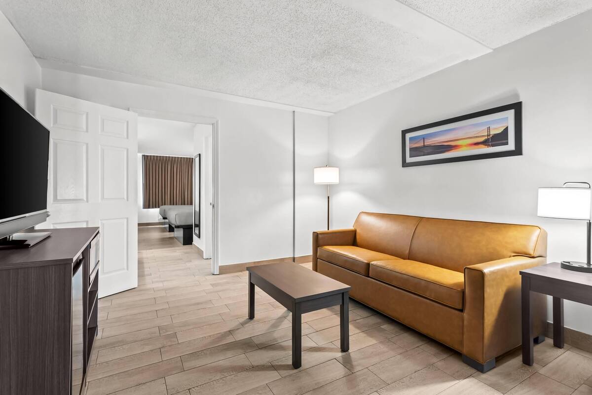 Suite, varias camas, para no fumadores | Cortinas blackout, tabla de planchar con plancha y wifi gratis