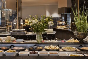 Free daily buffet breakfast - Lake House Kinneret (Tiberias)