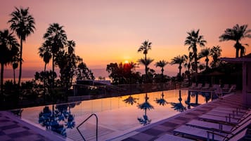 Seasonal outdoor pool, pool umbrellas, sun loungers