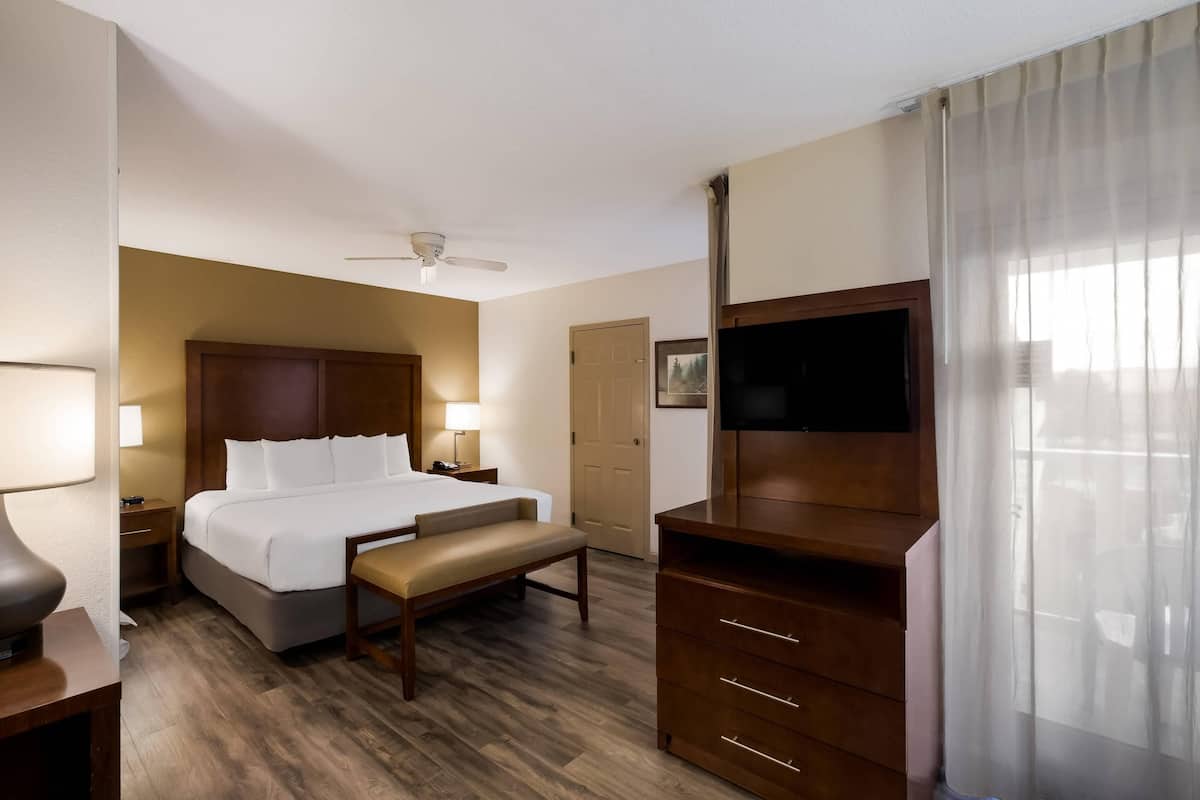 Room, 1 King Bed with Sofa bed, Non Smoking, Jetted Tub (Upgrade) | Premium bedding, blackout drapes, iron/ironing board, free WiFi