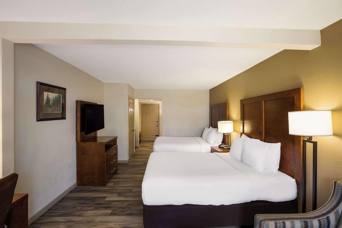 Suite, Multiple Beds, Accessible, Ground Floor | Premium bedding, blackout drapes, iron/ironing board, free WiFi