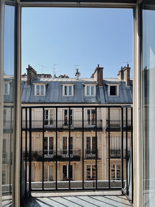 City view from property - Hôtel La Folie des Prés - Saint-Germain-des-Prés (Paris)