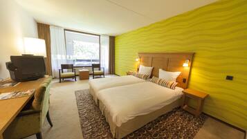 Quarto superluxo, banheira | Cofres nos quartos, escrivaninha, berços (sobretaxa), Wi-Fi de cortesia