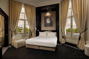 Suite, 1 Twin Bed (Champagne) | Hypo-allergenic bedding, minibar, in-room safe, desk