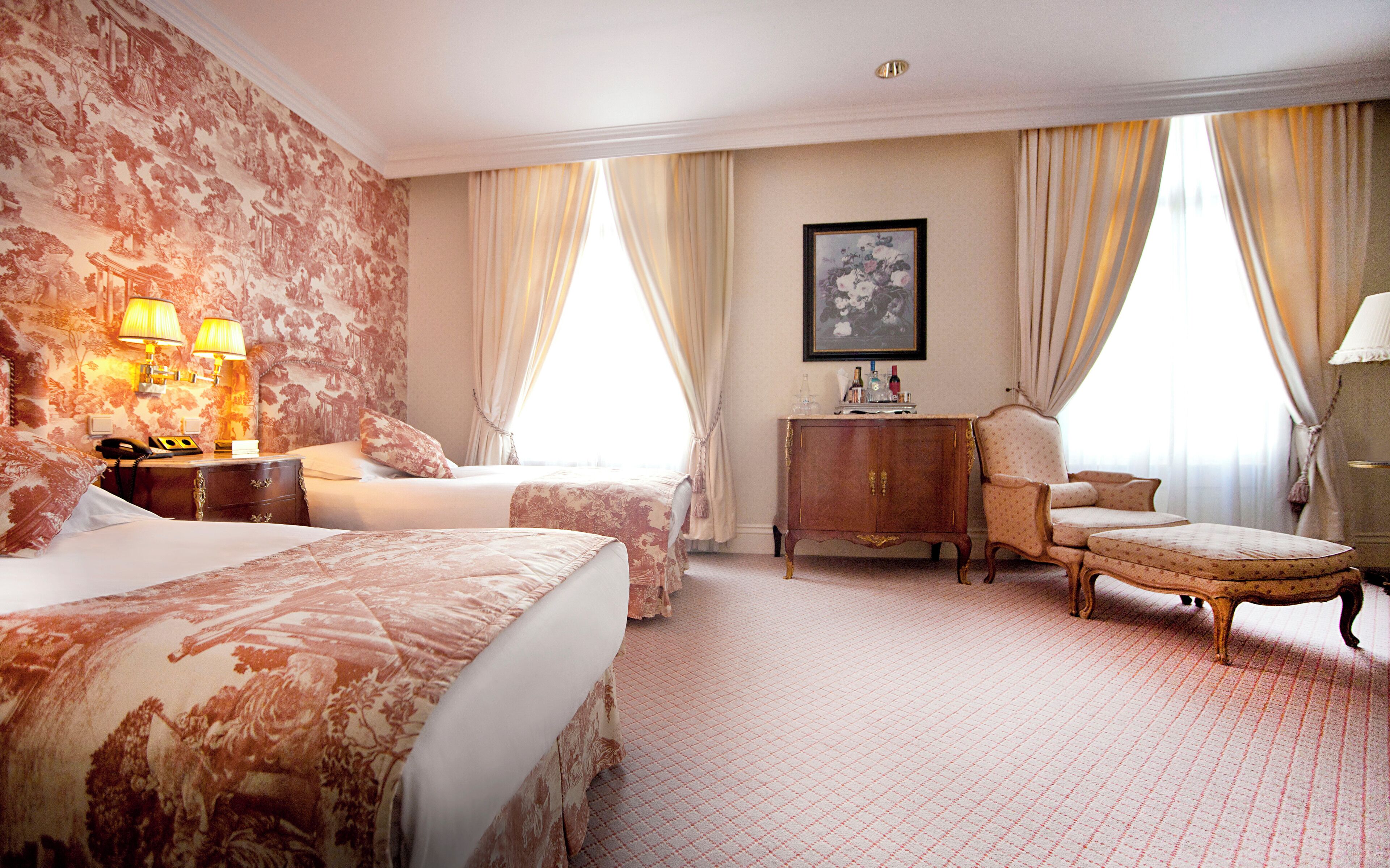 プレミアム ルーム シングルベッド 2 台 シティビュー | エジプト綿のシーツ、高級寝具、ミニバー、セーフティボックス (室内)