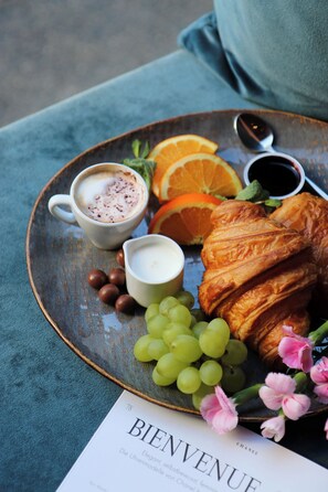 Daily continental breakfast (CHF 17.50 per person)