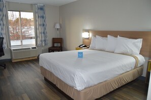 Tina con regadera, amenidades de baño gratuitas, toallas