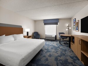 Room, 1 King Bed, Accessible, Non Smoking (Mobility, Hearing, Bathtub) - Hampton Inn Warrenton (Warrenton)