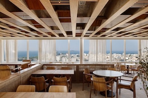 3 restaurants, breakfast, lunch, dinner served; international cuisine