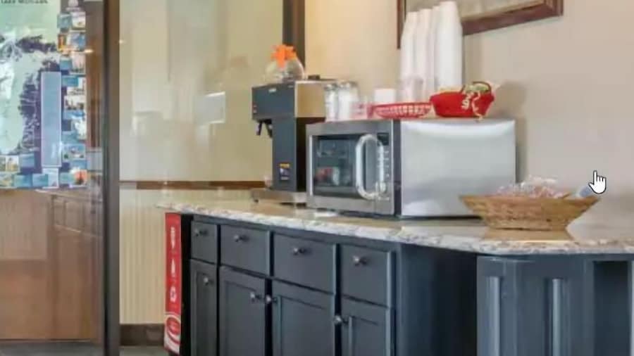 Econo Lodge Traverse City South