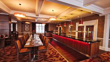 Desayuno completo (GBP 19.95 por persona)