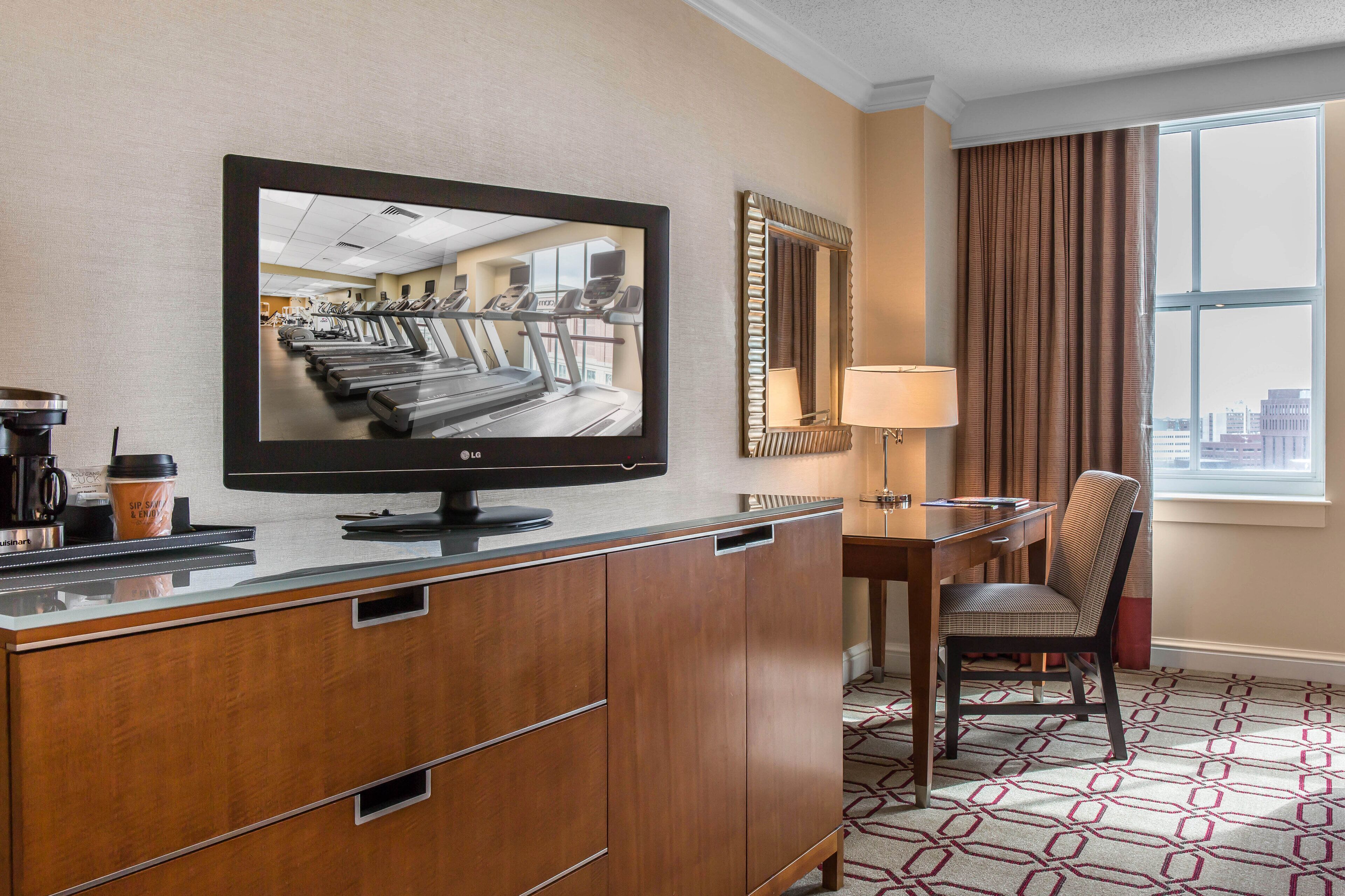 premium bedding, down duvets, in-room safe, desk