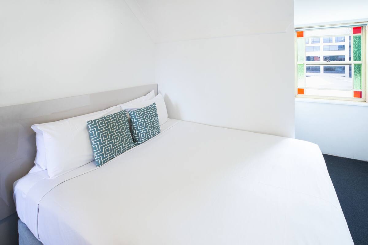 مكواة/لوح كي وأسرّة قابلة للطي وواي فاي مجانًا