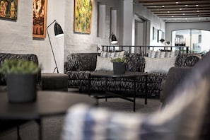 Lobby-Lounge