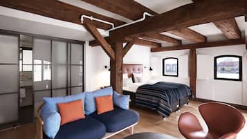Premium bedding, minibar, in-room safe, desk