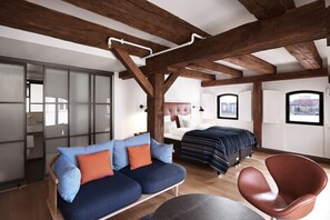 Premium bedding, minibar, in-room safe, desk