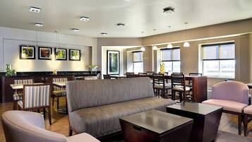 Premium bedding, in-room safe, desk, laptop workspace