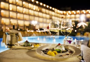 2 restaurants, breakfast, lunch, dinner served; Mediterranean cuisine