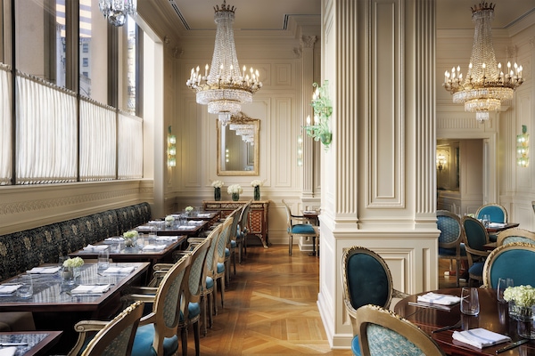 Breakfast, lunch and dinner served