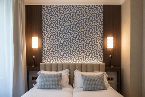 Comfort Room, 2 Single Beds, Accessible | In-room safe, desk, laptop workspace, blackout curtains