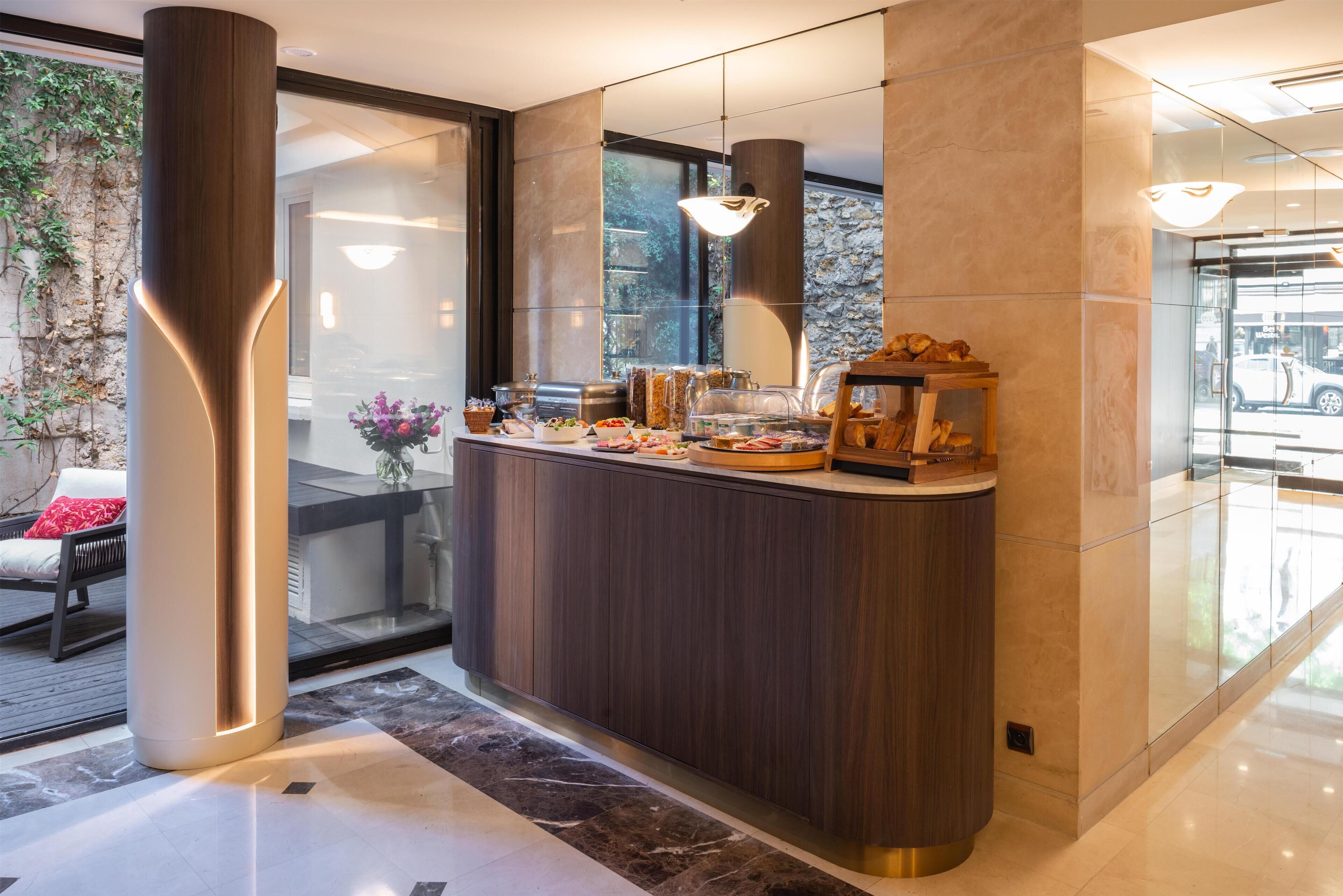 daily buffet breakfast (eur 16 per person)