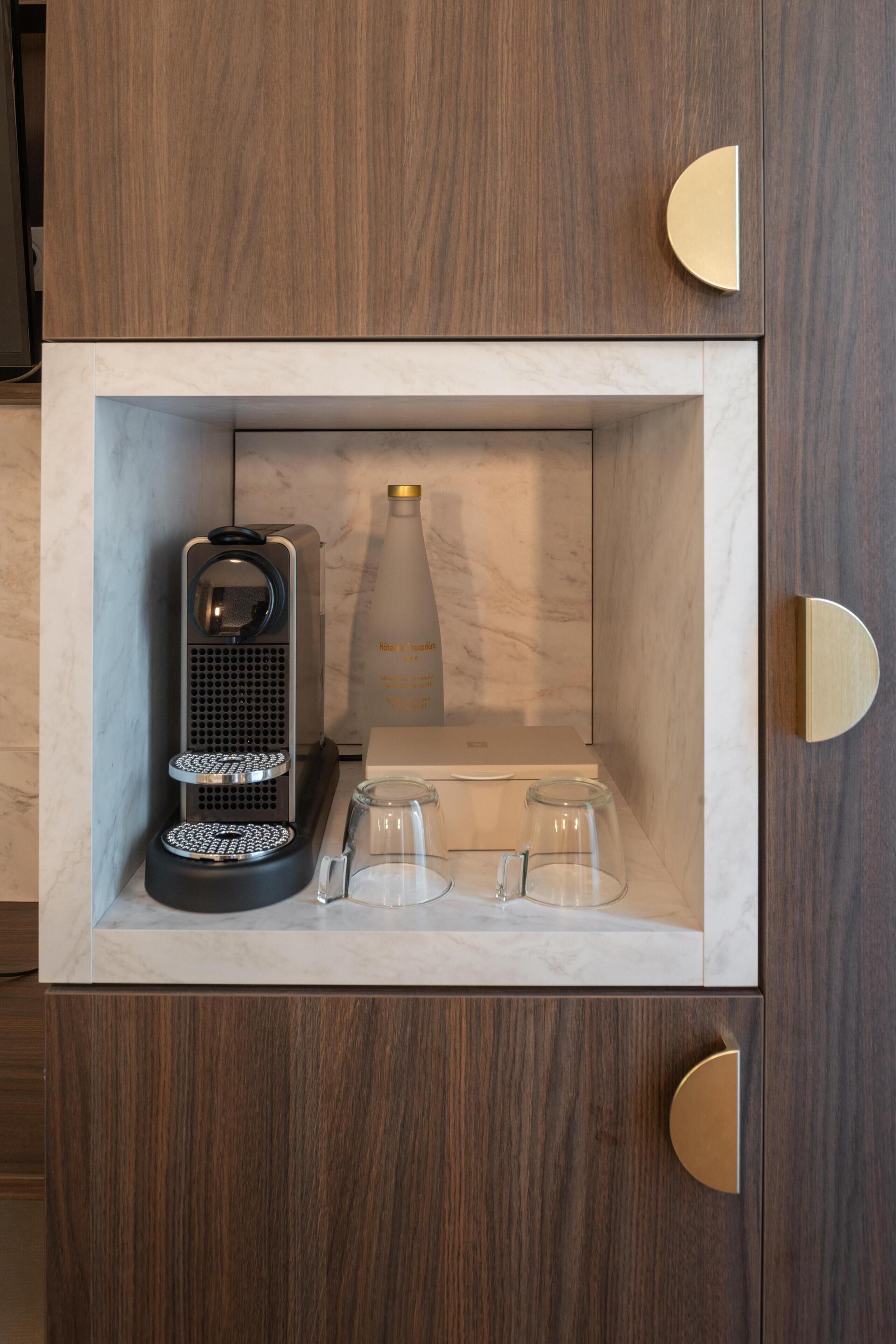 in-room safe, desk, laptop workspace, blackout curtains