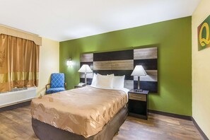 Down comforters, desk, iron/ironing board, rollaway beds - Quality Inn Kings Mountain (Kings Mountain)