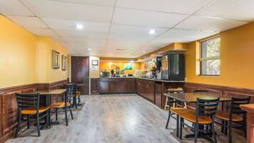 Free daily continental breakfast