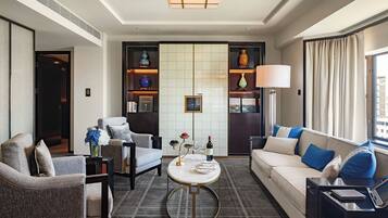 1 bedroom, premium bedding, minibar, in-room safe