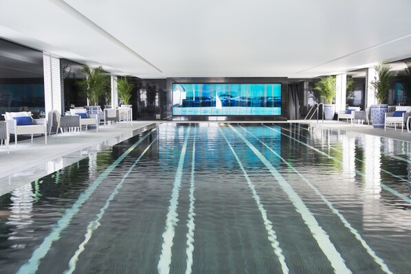Indoor pool, pool loungers