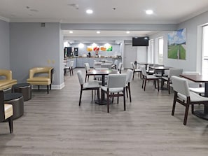 Free daily continental breakfast