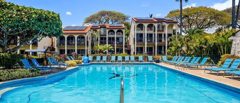 Outdoor pool, open 8:00 AM to 9:30 PM, pool loungers