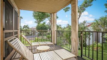 Suite, 2 Bedrooms, Garden View | Balcony view