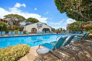 Outdoor pool, open 8:00 AM to 9:30 PM, sun loungers