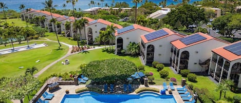 Außenpool, geöffnet von 08:00 Uhr bis 21:30 Uhr, Liegestühle