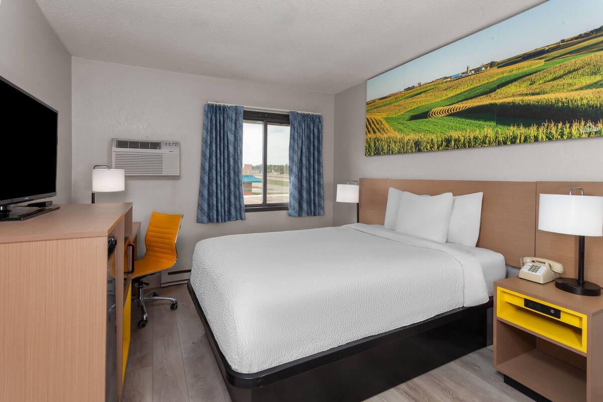 Desk, blackout curtains, free cots/infant beds, free WiFi