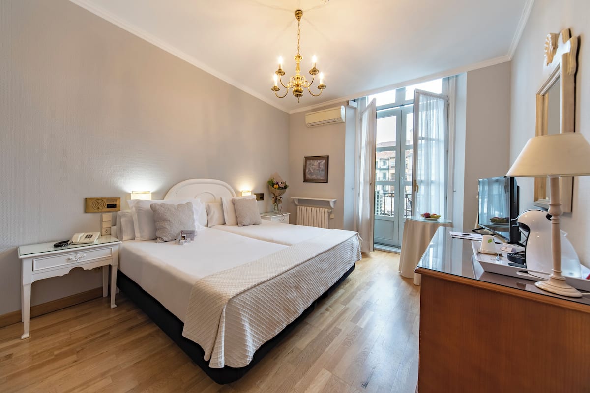 Double Room, City View | In-room safe, desk, soundproofing, free WiFi