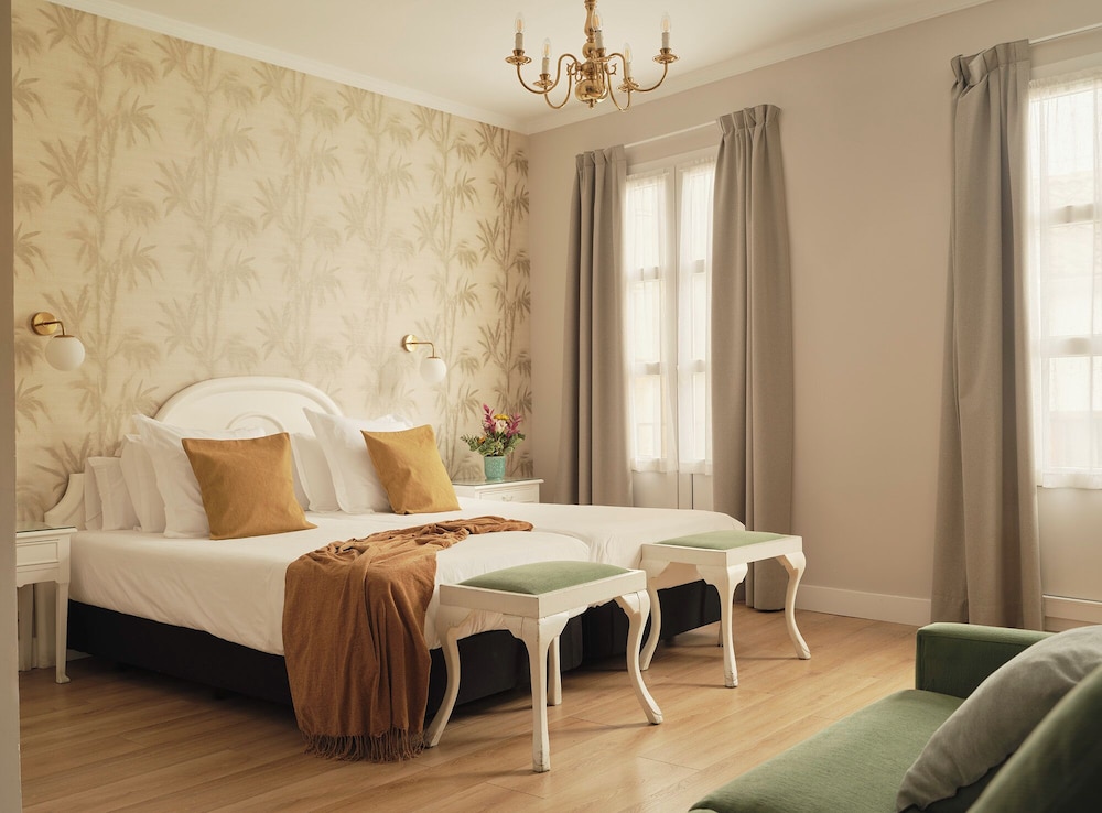 Hotel Infanta Isabel by null