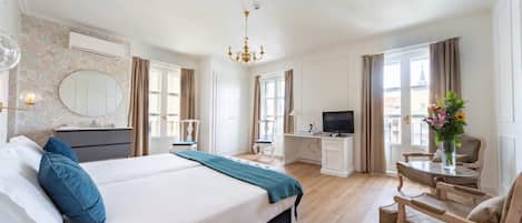 In-room safe, desk, soundproofing, free WiFi