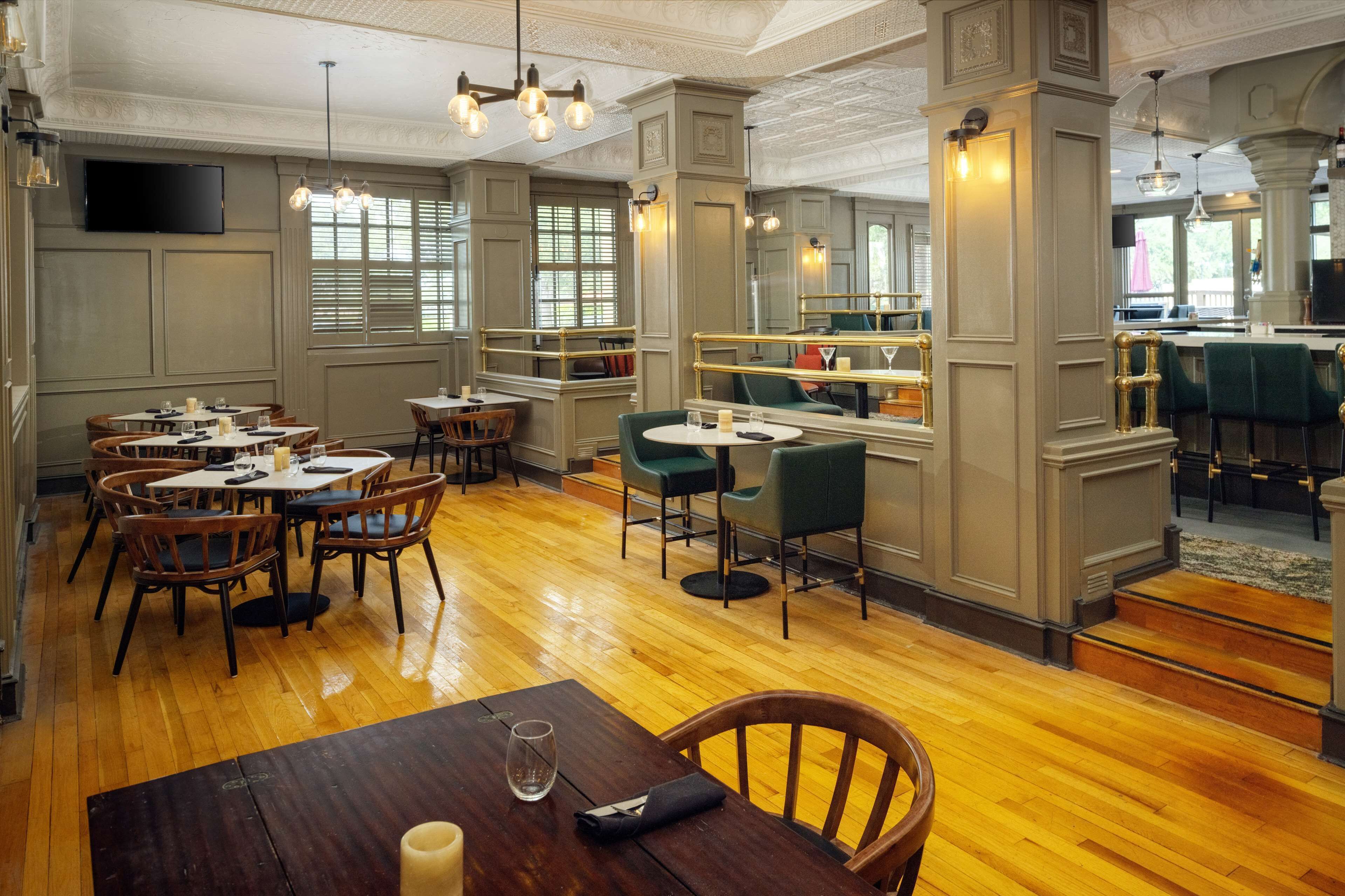 lunch and dinner served