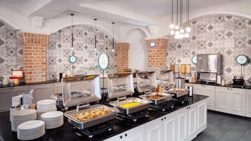 Free daily cooked-to-order breakfast
