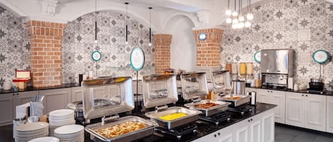 Free daily cooked-to-order breakfast