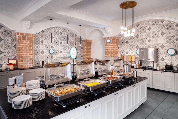 Tägliches inbegriffenes nach Wunsch zubereitetes Frühstück