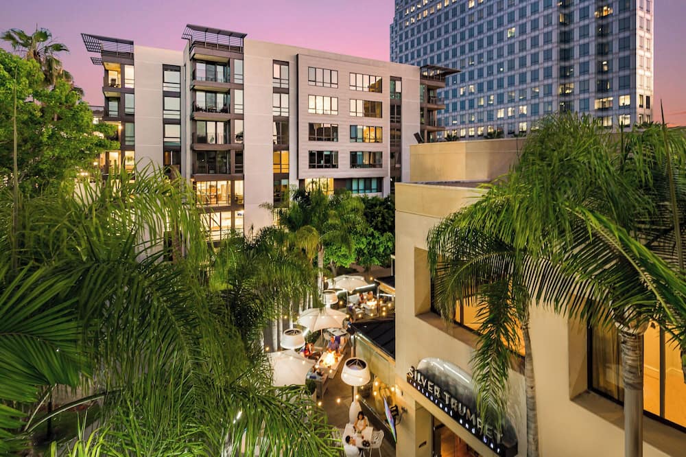 Avenue of the Arts Costa Mesa, a Tribute Portfolio Hotel