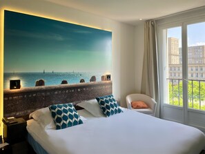 Superior Room, 1 Queen Bed, Non Smoking | 1 bedroom, in-room safe, desk, iron/ironing board