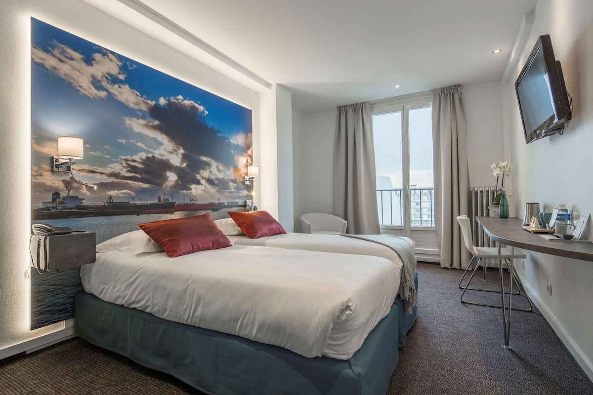 In-room safe, desk, iron/ironing board (on request), free WiFi