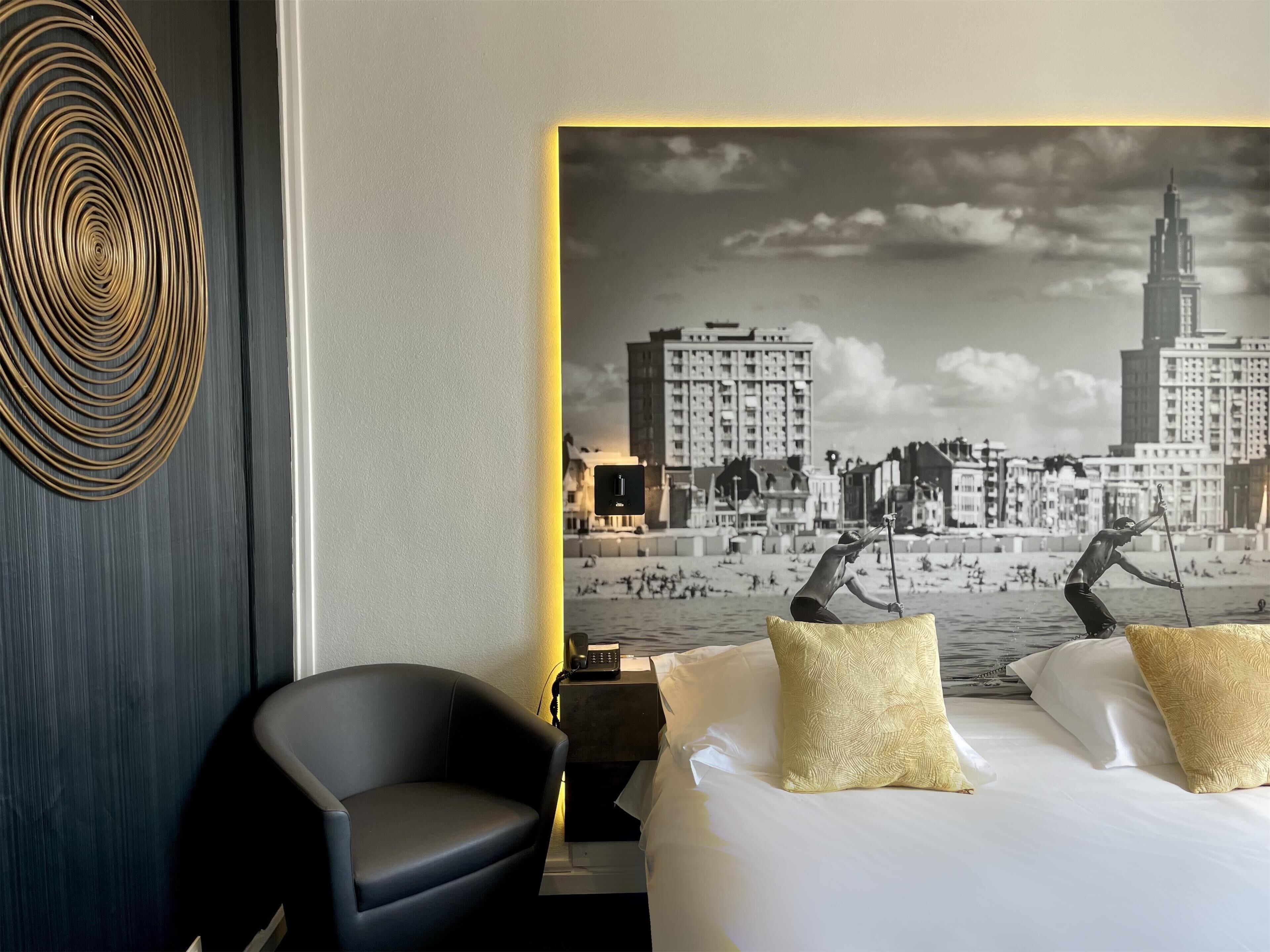 Rom – superior, 1 queensize-seng, ikke-røyk, terrasse | Safe på rommet, skrivebord, strykejern/-brett og wi-fi (inkludert)