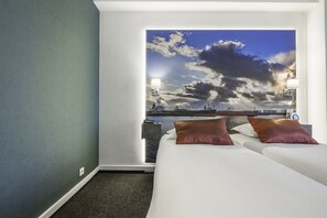 In-room safe, desk, iron/ironing board, free WiFi - Best Western ARThotel (Le Havre)