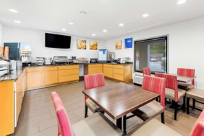 Free daily continental breakfast