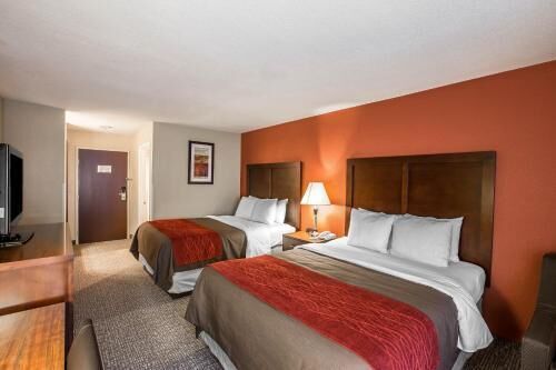 1 bedroom, premium bedding, desk, iron/ironing board
